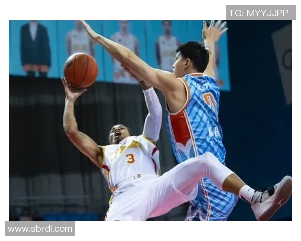 广厦与新疆激战全场精彩录像回顾赛季巅峰对决不容错过 广厦与新疆激战全场精彩录像回顾赛季巅峰对决不容错过